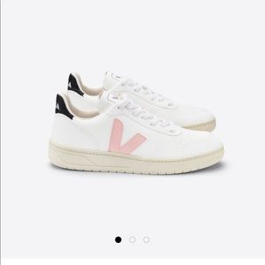 Light Pink Veja V10 Sneakers - Size 8 (EUR 39)